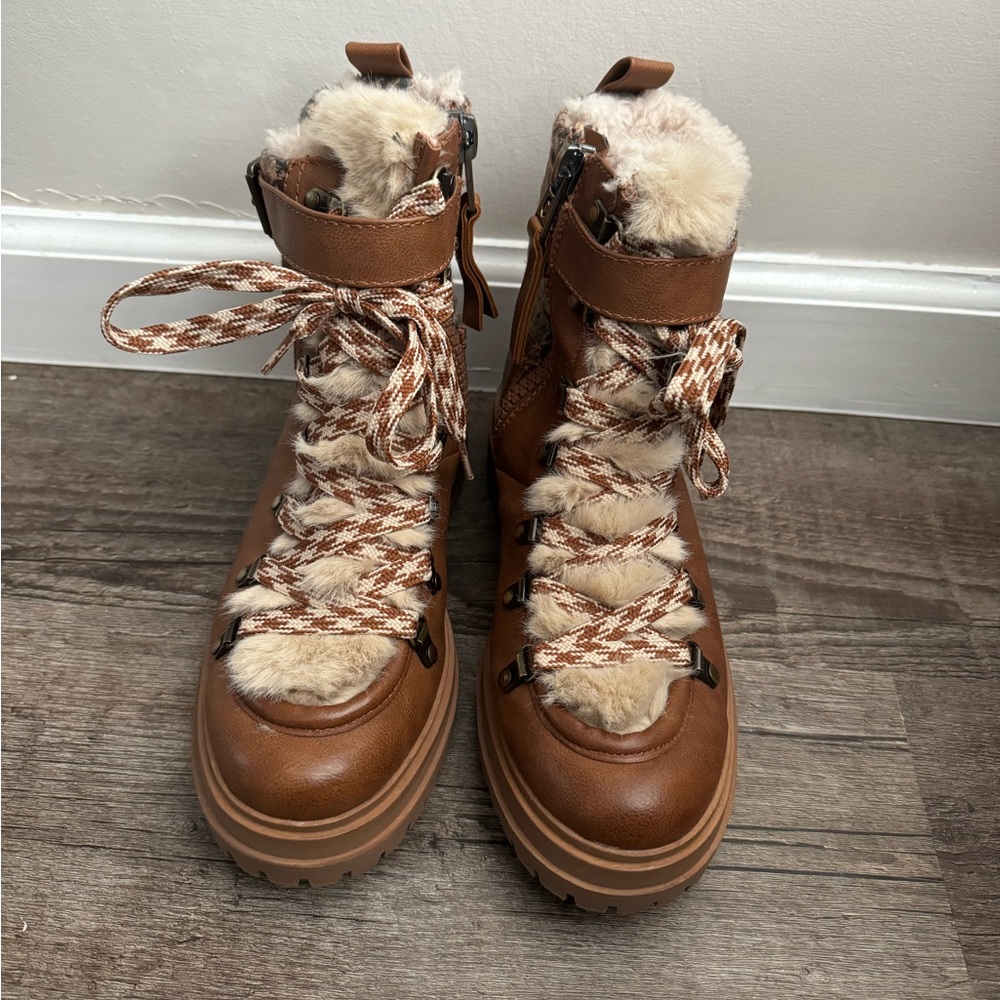 EUC Circus by Sam Edelman Faux Fur Bootie Women's 7.5 shoe